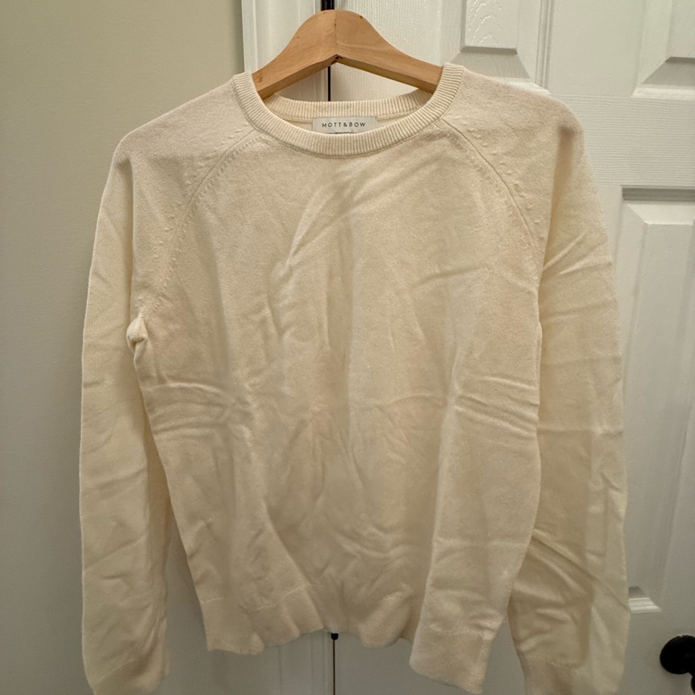 NEW! Mott & Bow Women's Elegant Cream Cashmere Crew Neck Sweater